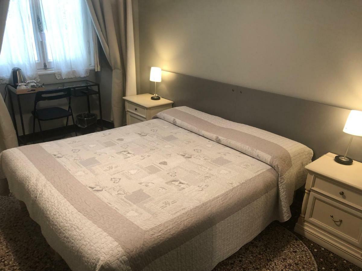 Check-Inn Rooms Genova Centro Exterior foto
