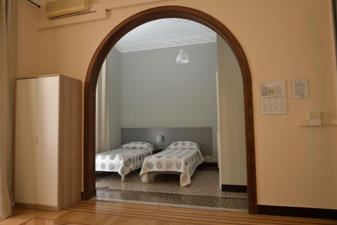 Check-Inn Rooms Genova Centro Exterior foto